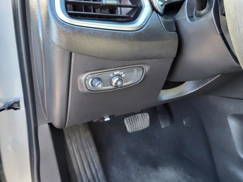 Used 2023 Chevrolet Equinox LT image 19