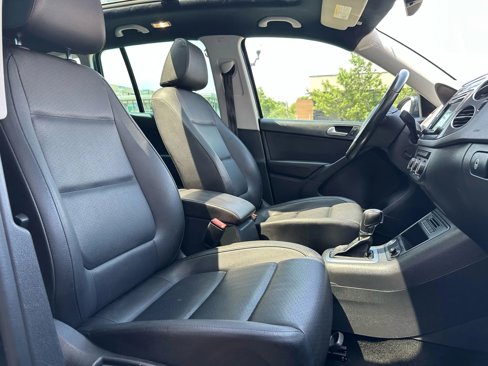 Used 2016 Volkswagen Tiguan SE image 16
