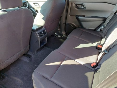 Used 2024 Nissan Rogue S image 24