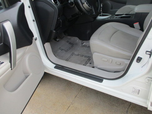 Used 2012 Nissan Rogue SL image 24