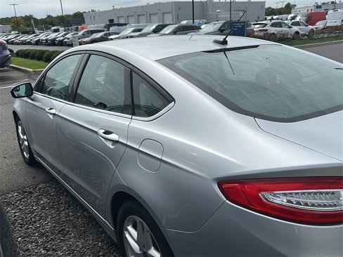 Used 2015 Ford Fusion SE image 6