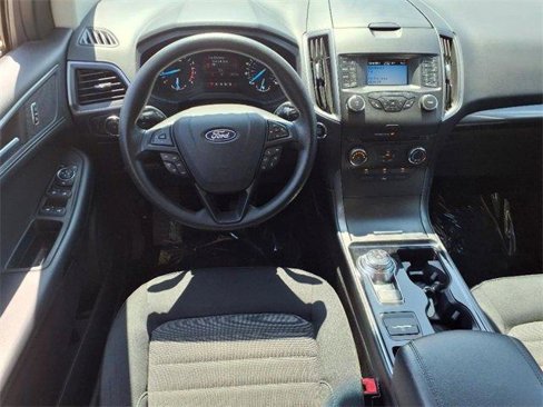 Used 2019 Ford Edge SE image 9