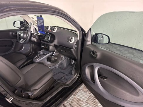 Used 2018 smart fortwo electric drive image 29