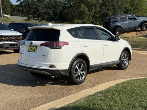 Used 2018 Toyota RAV4 XLE image 5