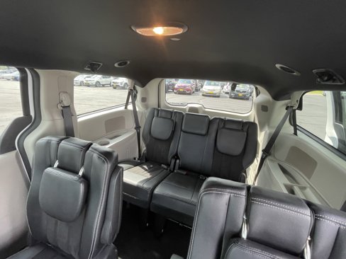Used 2019 Dodge Grand Caravan SXT image 25