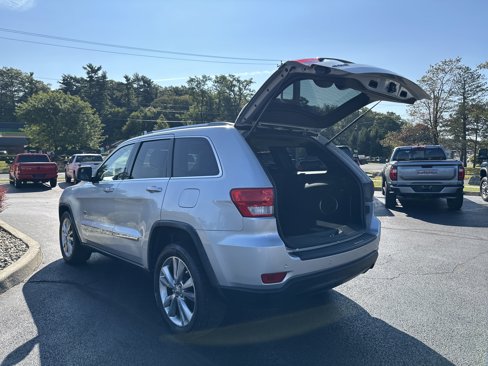 Used 2011 Jeep Grand Cherokee 70th Anniversary image 31