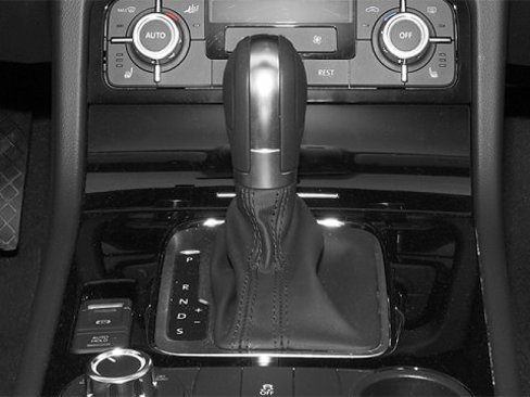 Used 2014 Volkswagen Touareg TDI image 10