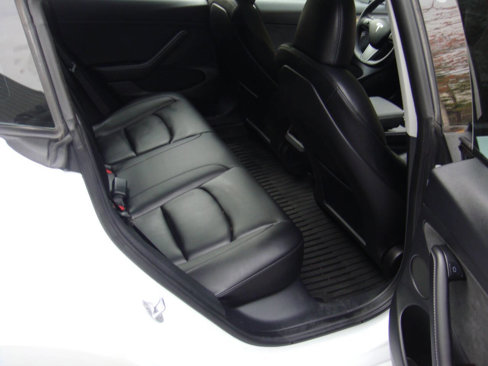 Used 2023 Tesla Model 3 Standard Range image 14