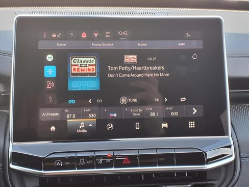 New 2025 Jeep Compass Latitude w/ Altitude Special Edition image 11