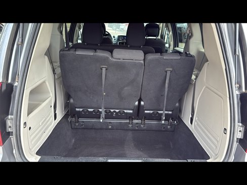 Used 2019 Dodge Grand Caravan SE image 27