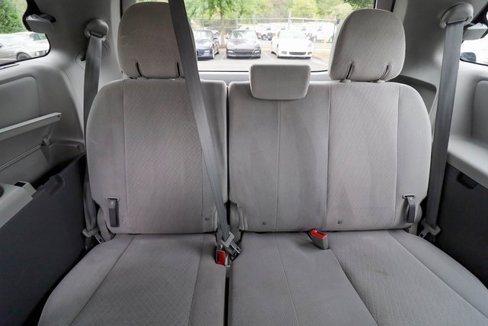Used 2015 Toyota Sienna LE image 47
