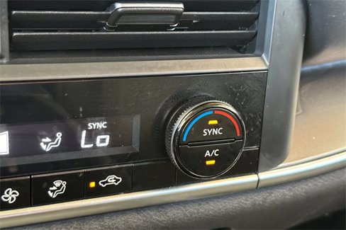 Used 2024 Nissan Rogue SV image 30