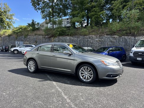 Used 2011 Chrysler 200 Limited image 3