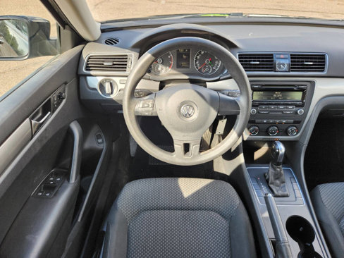 Used 2013 Volkswagen Passat 2.5 S image 15