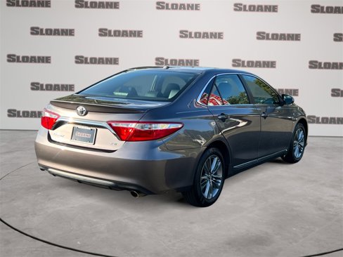 Used 2017 Toyota Camry SE image 5