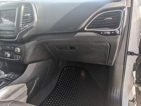 Used 2019 Jeep Cherokee Latitude Plus image 20
