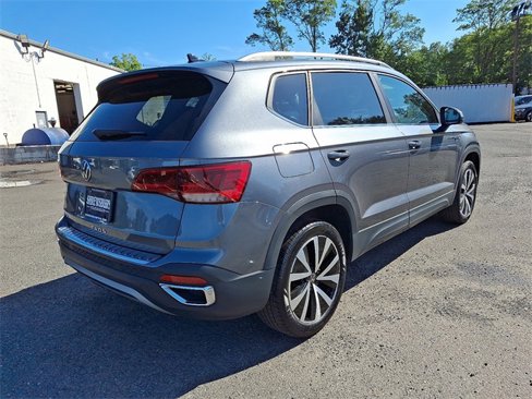 Used 2023 Volkswagen Taos SE image 6