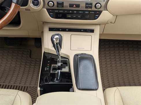 Used 2013 Lexus ES 300h image 19