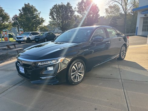 Used 2018 Honda Accord Touring image 3