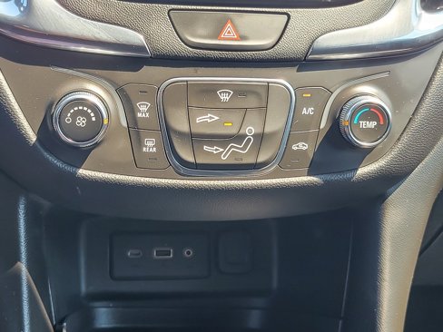 Used 2020 Chevrolet Equinox LT image 13