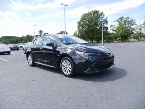 Used 2025 Toyota Corolla SE image 2