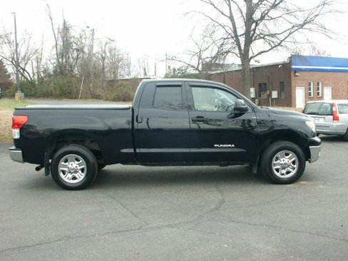 Used 2010 Toyota Tundra 4x4 Double Cab w/ Tow Pkg image 4