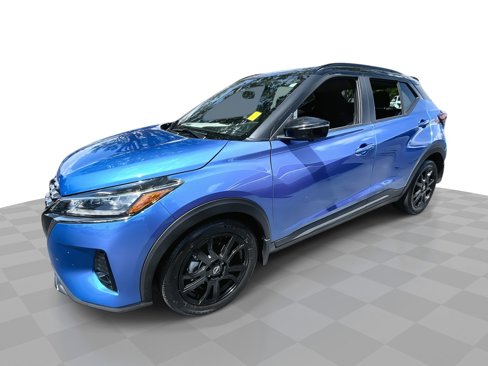 Used 2024 Nissan Kicks SR image 1