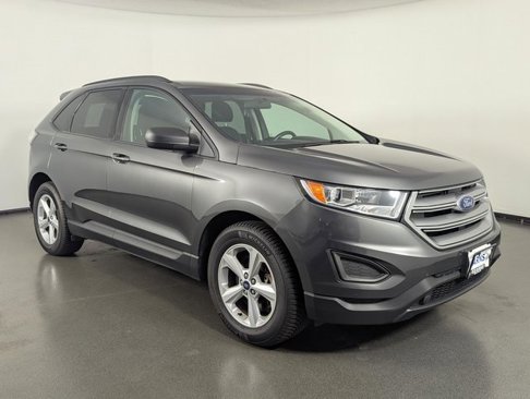 Used 2018 Ford Edge SE image 2