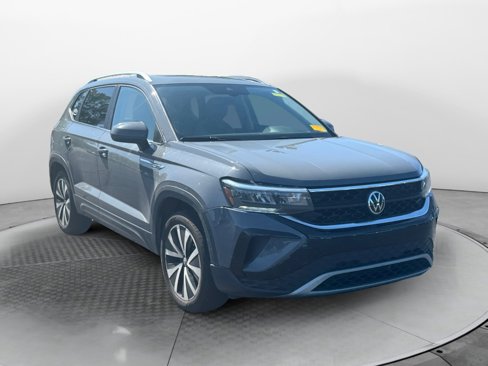 Used 2022 Volkswagen Taos SE w/ Panoramic Sunroof Package image 1
