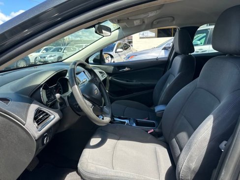 Used 2018 Chevrolet Cruze LT w/ Convenience Package image 13