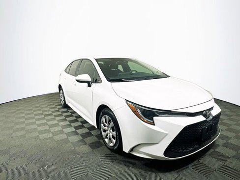 Used 2020 Toyota Corolla LE image 1