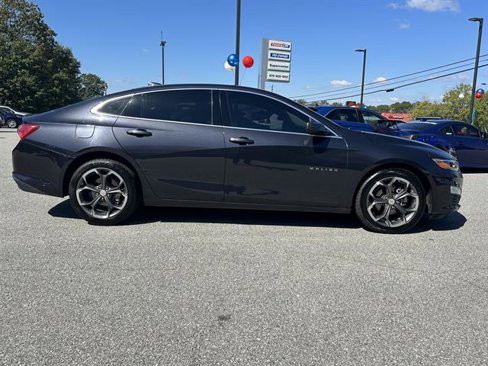 Used 2022 Chevrolet Malibu LT image 1