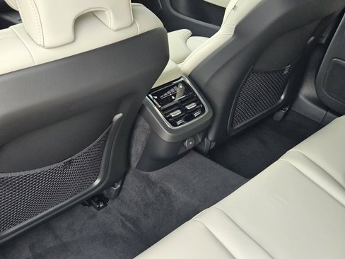 New 2025 Volvo V60 B5 Cross Country Ultra w/ Protection Package Premier image 26
