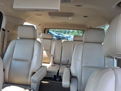 Used 2013 Chevrolet Suburban LTZ image 16