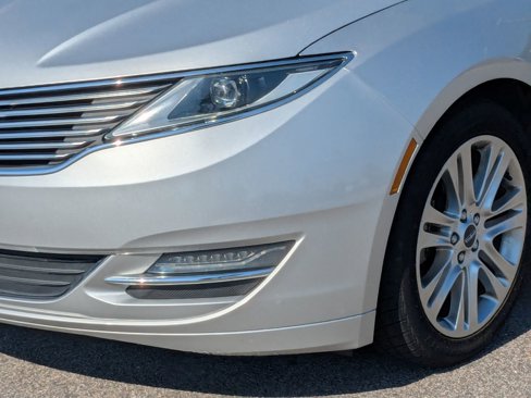 Used 2016 Lincoln MKZ w/ Equipment Group 200A Select image 2