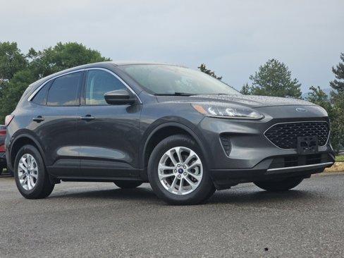 Used 2020 Ford Escape SE image 2