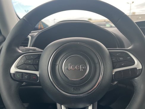 Used 2019 Jeep Renegade Latitude image 15