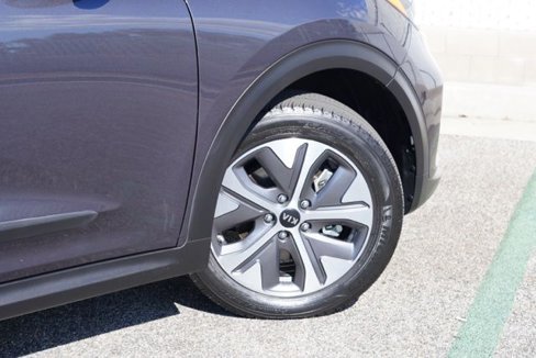 Used 2020 Kia Niro EX image 7