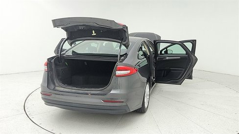Used 2019 Ford Fusion SE image 11