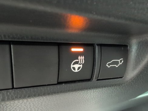 Used 2020 Toyota RAV4 XLE Premium image 25