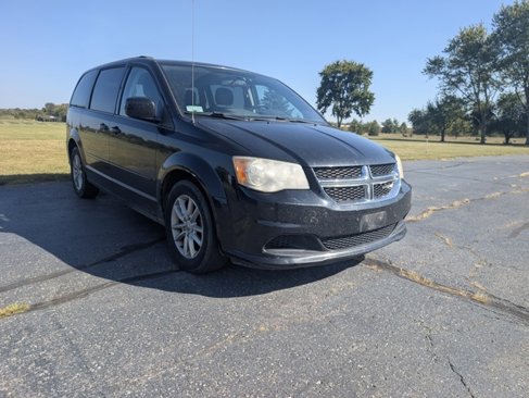Used 2015 Dodge Grand Caravan SXT image 7
