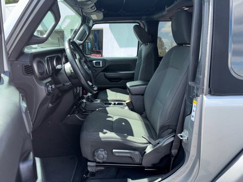 Used 2018 Jeep Wrangler Sport image 12