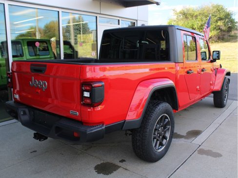 Used 2021 Jeep Gladiator Overland image 4