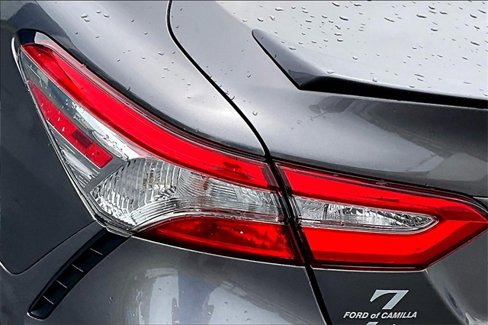 Used 2018 Toyota Camry SE image 30
