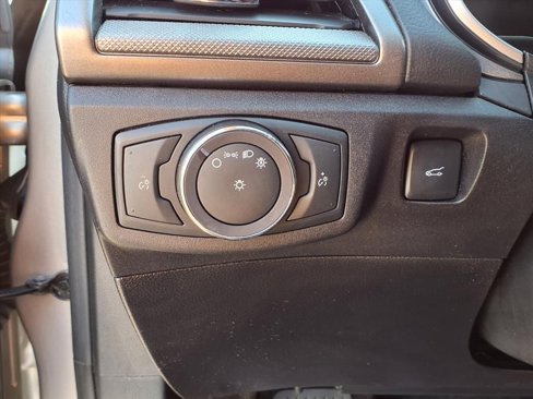 Used 2019 Ford Fusion SE image 22