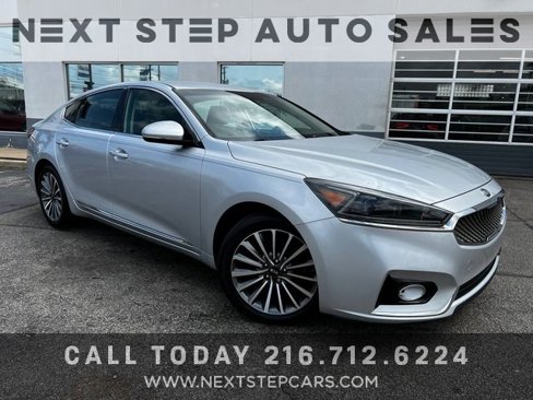 Used 2017 Kia Cadenza Premium image 1
