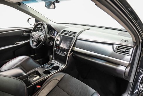 Used 2017 Toyota Camry SE image 21