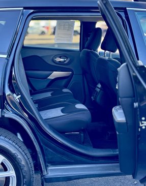 Used 2018 Jeep Cherokee Latitude image 12