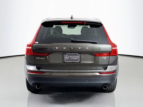 Used 2021 Volvo XC60 T5 Momentum w/ Premium Package image 6
