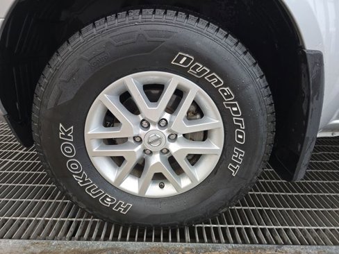 Used 2019 Nissan Frontier SV image 12
